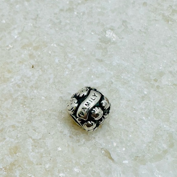EUC Pandora 791039 Sterling Silver Love & Family Charm - Picture 8 of 12